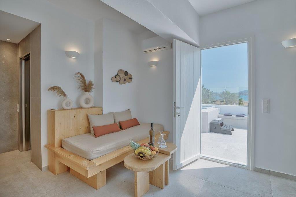 Marinatou Suites Antiparos by Eksteriør billede